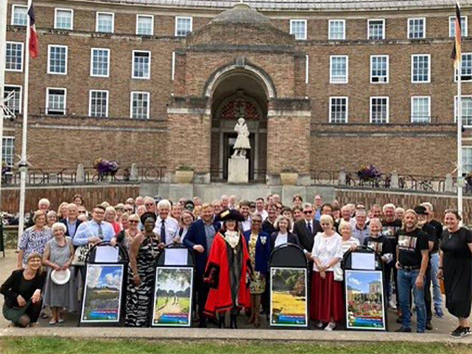 Hannoversche Delegation reist zur Jubiläumsfeier nach Bristol.