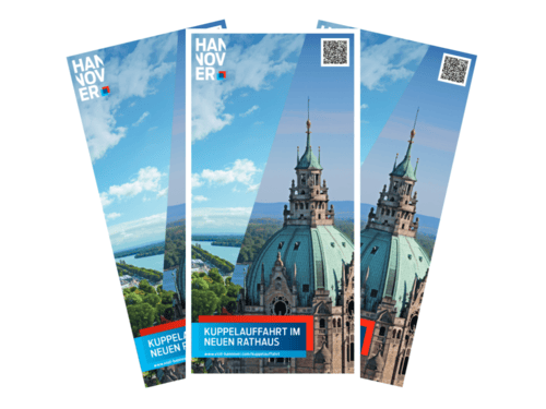 Flyer zur Kuppelauffahrt im Neuen Rathaus Hannover mit Bild der Rathauskuppel und QR-Code.