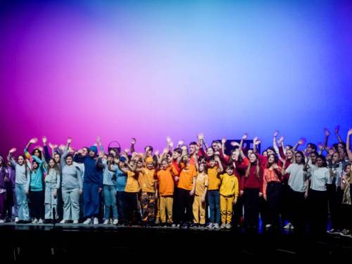 Kinder auf der Bühne der Staatsoper