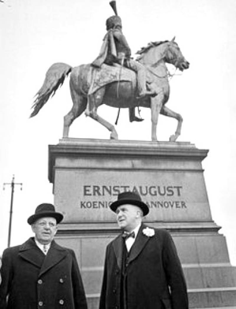 26.03.1950: Oberbürgermeister Pery Walter Cann aus Bristol zu Besuch in Hannover.